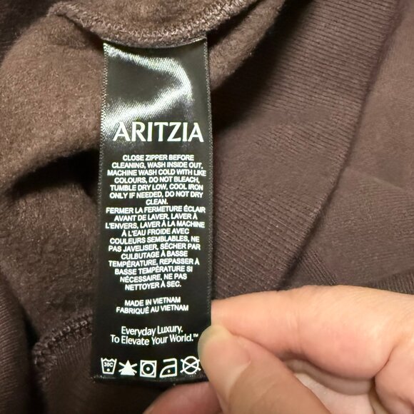 Aritzia Cozy Sweatfleece Mega Zip Hoodie - Picture 9 of 10